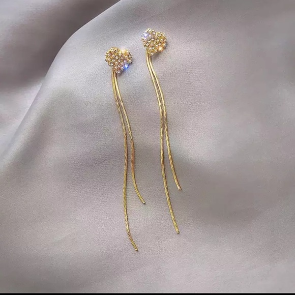 Jewelry - New 18k gold plated heart tassel earrings